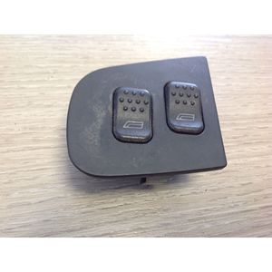 Pannello Pulsanti Anteriore Sinistro ALFA ROMEO Serie 146 (930_) 153049000 (94>99) - Product Image 1