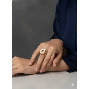 Bague délicate en or 10K plaqué rhodium avec pierre précieuse ovale, style raffiné, sertie d'opale et grenat, bijoux fins en platine pour usage quotidien - Product Image 1