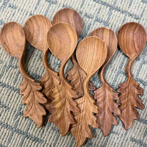 Noyer La cuillère en bois en forme de brindille/cuillère à thé en bois naturel avec longue poignée en anneau pour servir des ustensiles de cuisine - Product Image 1