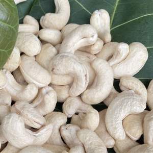 Fabrication de noix de cajou sac sous vide Santigo Vietnam W320 bonne qualité en gros exporté vers l'UE, Moyen-Orient - Product Image 1