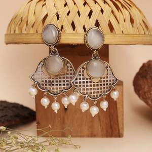 Boucles d'oreilles pendantes vintage en argent oxydé pour femme, cadeau pour elle - Product Image 1