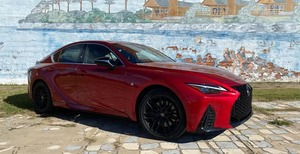 MEILLEURE NOUVELLE OFFRE POUR Lexus IS 350 F Sport RWD Faible kilométrage Feu de direction gauche Intérieur Sièges en cuir - Product Image 4