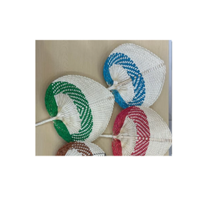 Abanico de mano de bambú de primera calidad con forma de corazón, abanico de mano de bambú hecho a mano perfecto para decoración de bodas, recuerdos de fiesta y exportación a todo el mundo - Product Image 1