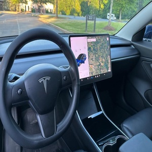 Tesla Model 3 Standard Range Plus 2019 très demandée - Product Image 3
