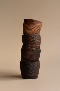 Juego de tres cuencos de madera hechos a mano con acabado texturizado rico para servir o decorar vajilla de madera rústica - Product Image 4