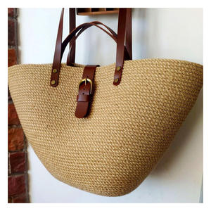 Sac à main élégant et raffiné en raphia tressé, sacs tendance en rotin et jute avec détails luxueux en perles et diamants pour toutes les occasions - Product Image 2