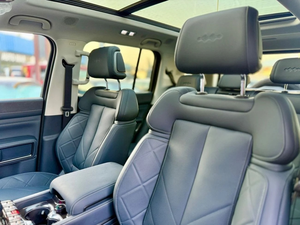 SUV 2025 Haute Performance Spécifications Élevées Modèle Premium Bon État Prêt à Rouler Transmission Automatique Cuir - Product Image 4