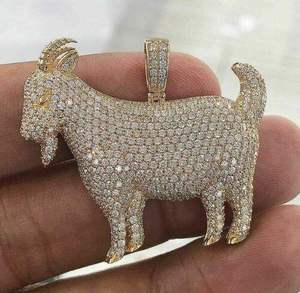 Colgante de Estilo Hip Hop para Hombre con Corte Brillante VVS de Moissanita, Diseño Clásico con Temática Animal, Chapado en Oro de 14K, Joyería Personalizada con Diseño de Oveja - Product Image 1