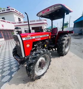 2021 Modèle Massey Ferguson 5245 Tracteur à roues à vendre 50hp 4WD Mahindra Gear et composants de moteur inclus - Product Image 6