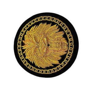 Insignias Bordadas de Alta Calidad con Detalle en la Confección y Fuerte Adhesión para Decoración de Ropa - Product Image 5
