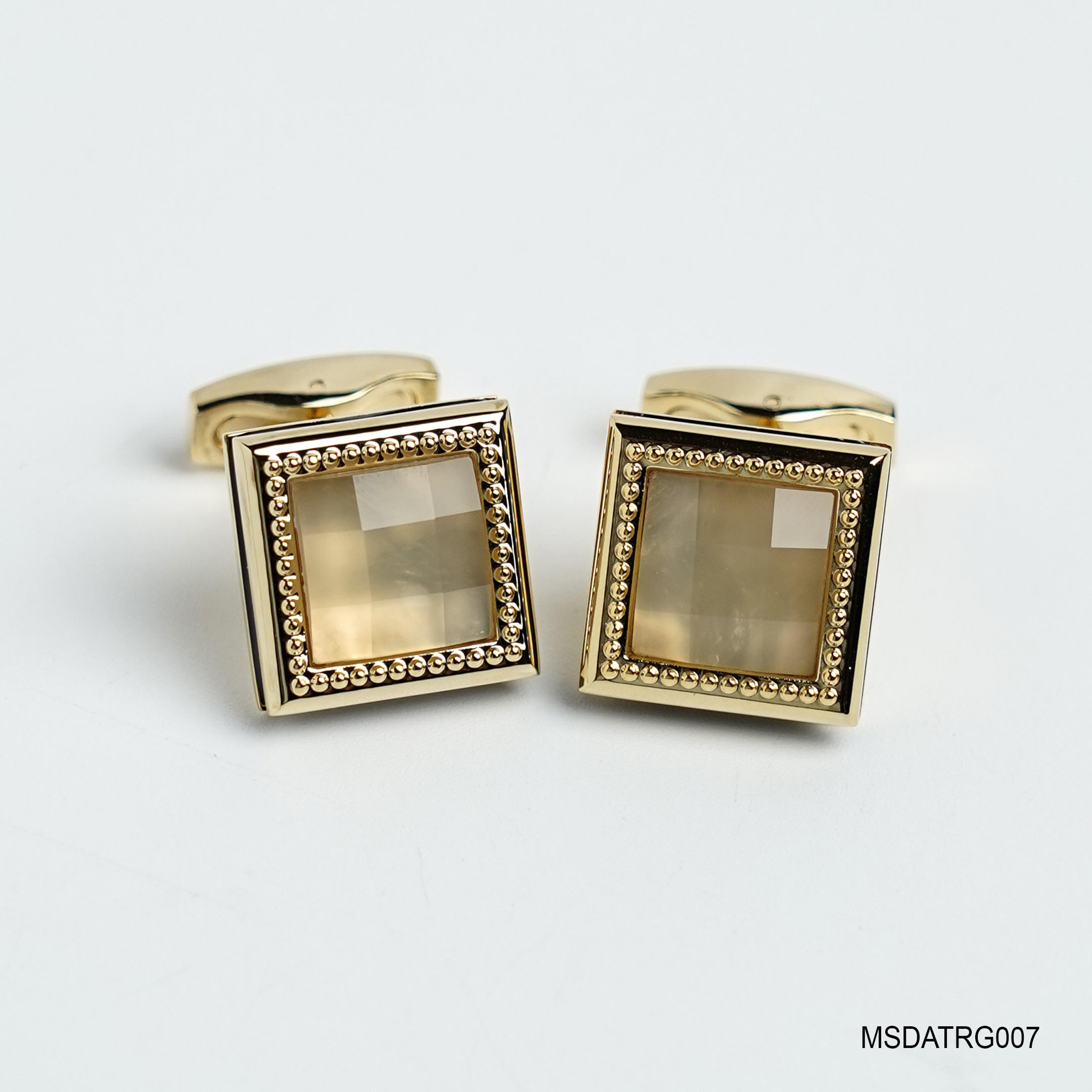 MSDATRG007 - อาเกตขาวเจียระไน - ทรงสี่เหลี่ยม