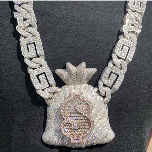 Diseño único de dos tonos corte redondo S925 bolsa de dólar de plata esterlina totalmente helado VVS Moissanite colgante de Hip Hop personalizado para rapero - Product Image 1
