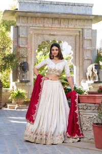 Colección Boda Vichitra Seda Con Lentejuelas Y Bordado De Hilo Trabajo Lehenga Choli Fabricante De India - Product Image 3