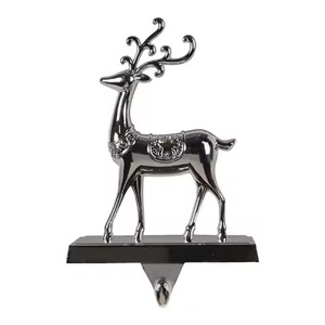 Soporte de media de metal de calidad superior para gancho de hierro de Navidad para uso a largo plazo y decoración de temporada - Product Image 1