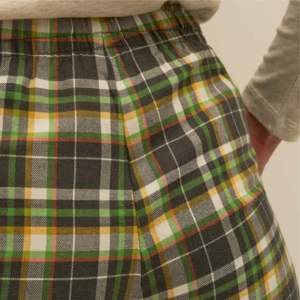 Pantalones cortos transpirables de franela OEM personalizados para mujer-algodón suave con patrón a cuadros con bolsillos y cordón - Product Image 4