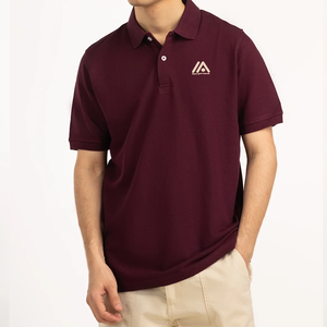 Vente en gros de T-shirts pour hommes en polyester de qualité supérieure, ensembles élégants personnalisables avec logo, découpe automatisée, séchage rapide, sur mesure - Product Image 1