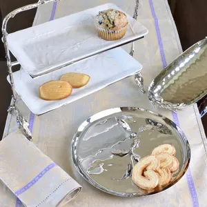 Exhibidor de Pasteles Festivo de Lujo Hecho a Mano, Diseño de Tendencia para Eventos, Elegante Estilo Europeo, Aluminio Apto para Horno, Ecológico, Hecho a Mano - Product Image 2