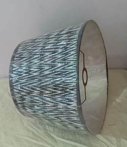 Mini abat-jour blanc en toile de jute naturelle moderne fait à la main avec anneau en métal pour lustres suspendus à usage intérieur - Product Image 3