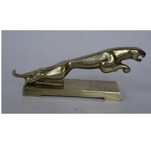 Animal Stature Sculpture In door Sculpture Metal Crafts Home Decor Table Top Decoration Modern Home Decor