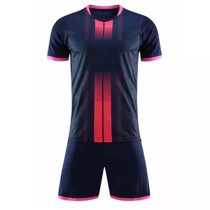 Faible QUANTITÉ MINIMALE DE COMMANDE Hommes Usure de Football Uniforme 100% Polyester Sublimation Impression Unique Conception Meilleure Qualité Homme Uniformes De Soccer à Vendre 2022 - Product Image 1