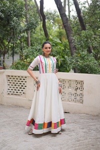 Hermoso fabricante y proveedor de vestidos de trabajo romanos con hilo y espejo de Surat a tarifa mayorista - Product Image 2