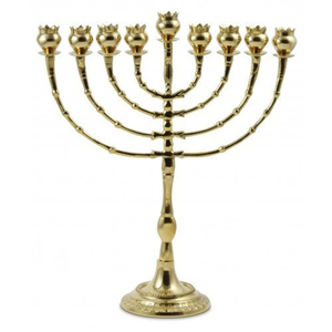 Ménorah de Luxe en Laiton Doré, Support de Bougies Traditionnel Décoratif pour Table, Décoration Festive pour la Maison - Product Image 1