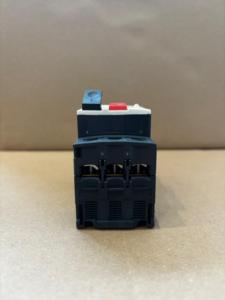 Schneider TeSys เครื่องตัดวงจรมอเตอร์แม่เหล็กความร้อนขั้วต่อสกรู17-23A GV2ME21ปุ่มกดควบคุม100KA ทำลาย - Product Image 3