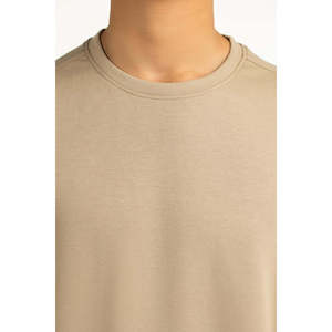 เสื้อยืดพิมพ์ลายเรียบแบบสวมใส่สบาย ผ้าถักนุ่ม รุ่น MN-TS-SS26-019-B พิมพ์ลายด้วยเทคนิคซิลค์สกรีน - Product Image 1