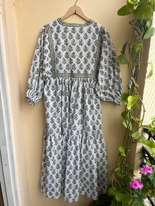 Vestido largo bohemio informal para mujer de talla grande con estampado floral 100% algodón con bordado y decoración de borlas - Product Image 4