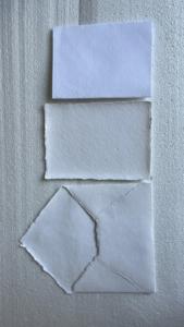 กระดาษขอบผ้าฝ้ายทำจากผ้าคอตตอนพร้อมซองจดหมายที่เข้ากันดีไซน์ความรักมีสไตล์สำหรับงานแต่งงาน - Product Image 3