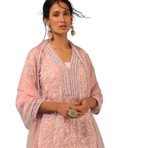 Abito Sharara ricamato a petali rosa con taglio Dana Jaal dettagli per matrimonio elegante e festivo vestito da festa - Product Image 5