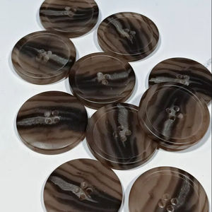 CALIDAD TRADICIONAL Botón de cuerno de búfalo de la mejor calidad en blanco Personalización Tamaño y tamaño grande y corto disponible ágata - Product Image 1