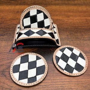 ชุดที่รองแก้วลายตารางหมากรุกพร้อมขาตั้งแผ่นรองแก้วหนังแท้4ชิ้นของขวัญแบบพกพาถ้วย - Product Image 1