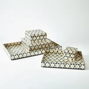 Bandeja Rectangular Hecha a Mano para Servir, Bandeja Decorativa de Lujo con Incrustaciones de Concha de Nácar y Capiz Brillante - Product Image 3