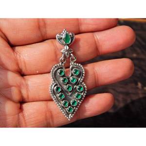 ต่างหูสตั๊ดโอนิกซ์สีเขียวเครื่องประดับทองวินเทจพร้อมพลอยสีเขียวกระดุมหินมุกสีหลัก - Product Image 2