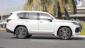 Nuovissimo 2024 LEX US LX700 3.5L V6 TURBO SPORT 499HP/5200RPM 6 cilindri 7 posti cambio automatico a 10 marce - Product Image 5