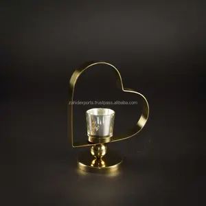 Vase en métal aspect laiton antique avec finition texturée pour décoration sur le thème vintage, pièce vintage pour mariages historiques, grand grossiste - Product Image 1