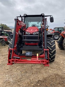 Tractor excavadora Massey Ferguson 5711M - Product Image 4