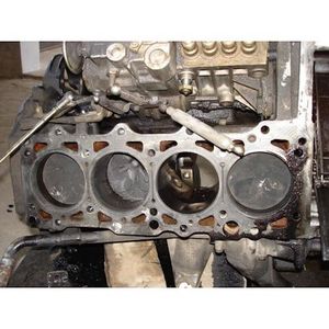 Venta al por mayor usado 1W8922 controlador de motor de gasolina bloque de motor de aluminio chatarra metales condición usada - Product Image 1