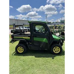 Veicolo utilitario John Deeree XUV835R che offre prestazioni eccellenti per agricoltura, caccia e gestione delle proprietà - Product Image 6