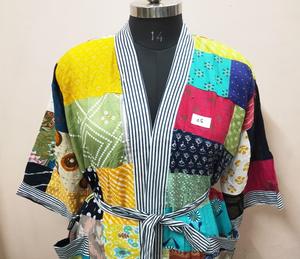 ชุดกิโมโนอินเดีย วินเทจ กิโมโนรีไซเคิล ชุดคลุมกิโมโน ของขวัญสำหรับเธอ ชุดคลุมกิโมโนอินเดียลายปะติด ชุดคลุมกิโมโนทำมือลายดอกไม้ ชุดนอนกิโมโนริยา - Product Image 1