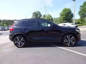 2020 VOL-VO XC40 AWD T5 R-Design สีดำเมทัลลิกใช้ SUV พวงมาลัยซ้ายเกียร์อัตโนมัติเครื่องยนต์เทอร์โบหนังสีดำ R20เข้ม ACC - Product Image 3