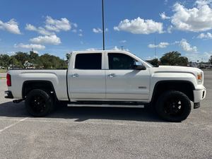 2015G.M.C. S. I. E. R. R. a 1500 SLT Pickup Truck 5.3L V8 4WD Crew Cab American Full-Size Electric Vehicle - Product Image 2