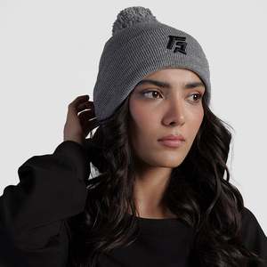 Bonnet GA Pom en gris, style sportif - Product Image 1