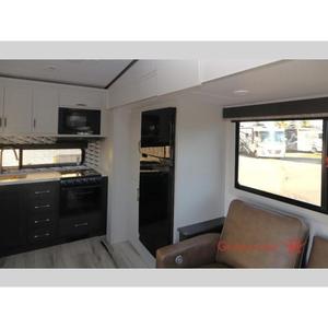 Caravana Plegable Todoterreno Moderna Keystone RV Arcadia Super Lite 242SLMD 2025 con Suspensión Independiente, Remolque Ligero 4x4 - Product Image 4