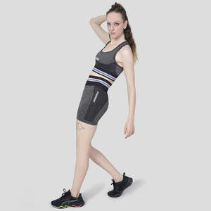 Shorts-jupes de sport noirs sans coutures – Style pantalon confortable pour l'exercice - Product Image 4