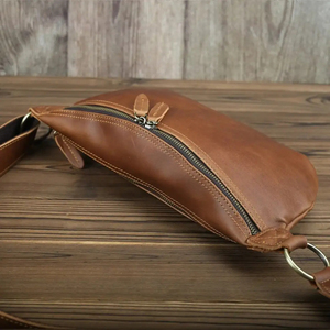 Sac de poitrine vintage en cuir véritable avec fermeture éclair, sac à bandoulière durable pour homme, toutes saisons, usage quotidien - Product Image 3