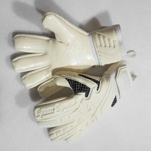Gants de gardien de but de football professionnel Nouvelle conception en latex gaufré avec matériau durable Gants RTS GK - Product Image 5