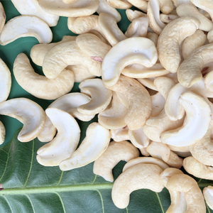 Fournisseur de confiance du Vietnam Noix de cajou brutes Noix de cajou Prix de 1 tonne de noix de cajou exporté vers l'Asie, l'UE, le Moyen-Orient - Product Image 1