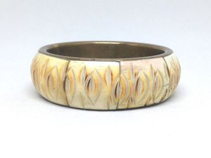 Brazalete de Hueso, Estilos Modernos, Joyería de Moda, Diseño Vintage, Brazalete con Incrustaciones de Hueso y Cierre de Latón, Diseño Único para Regalo de Boda o Uso en Fiestas - Product Image 5